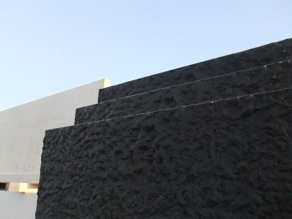 keerwanden prefab kleurbeton antraciet granietstructuur L keerwand TDB-L2000